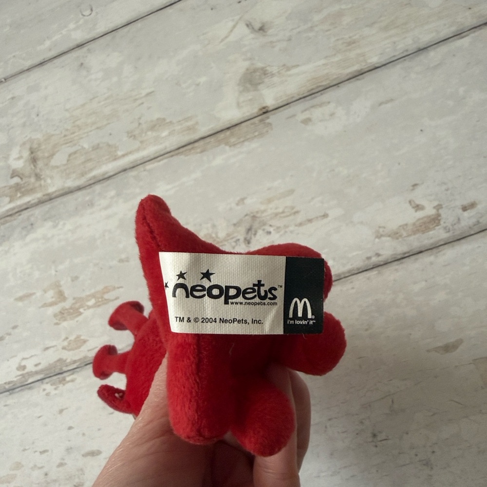 Neopets Red Aisha Soft Plushie Stuffed Toy Mcdonald’s Happy Meal Toy 2004 - Picture 4 of 4